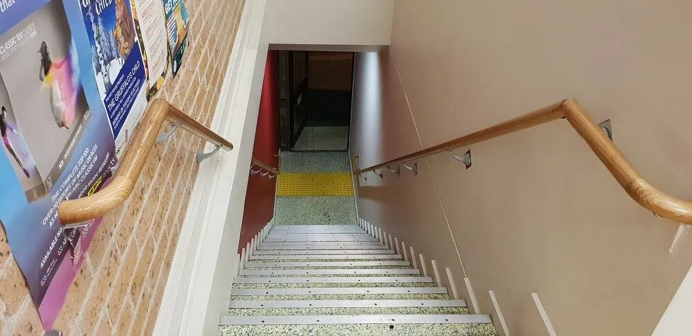 The Entrance Backpackers