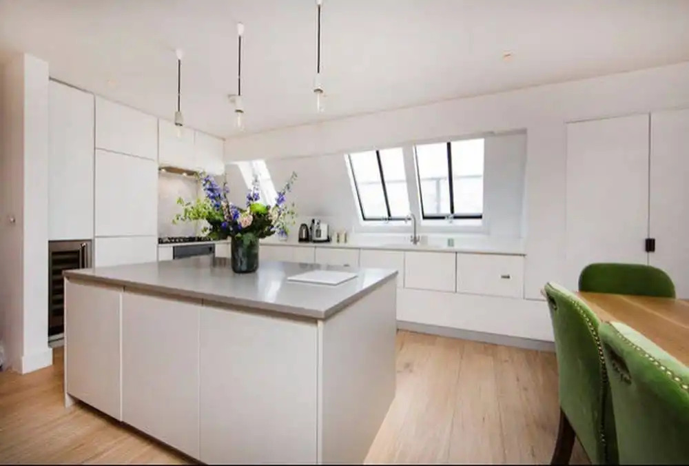 Elegant 3 Bed Apt In Porchester Square, London