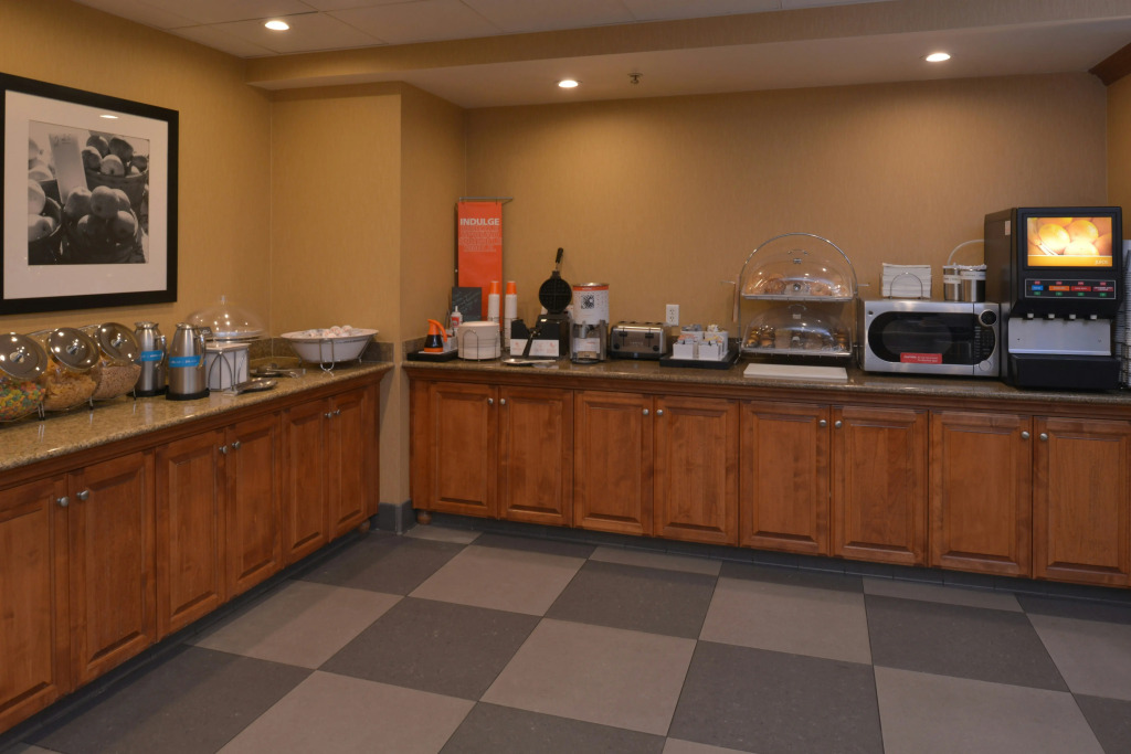 Hampton Inn and Suites Bakersfield North-Airport