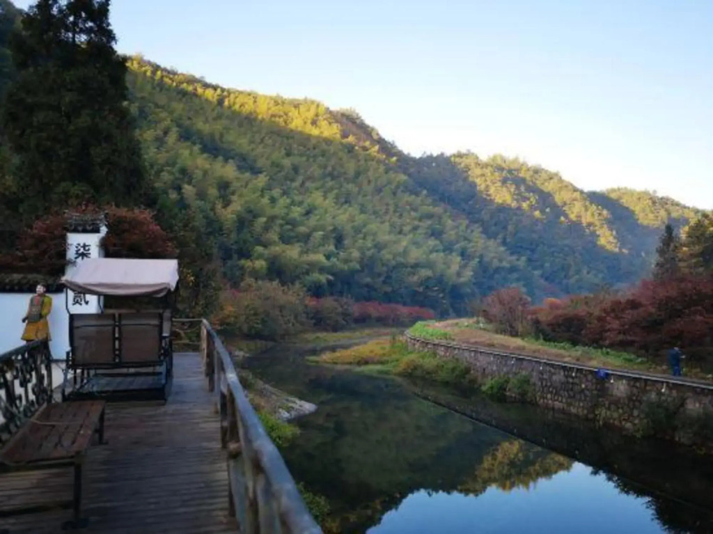 Yuyao 702 Resort