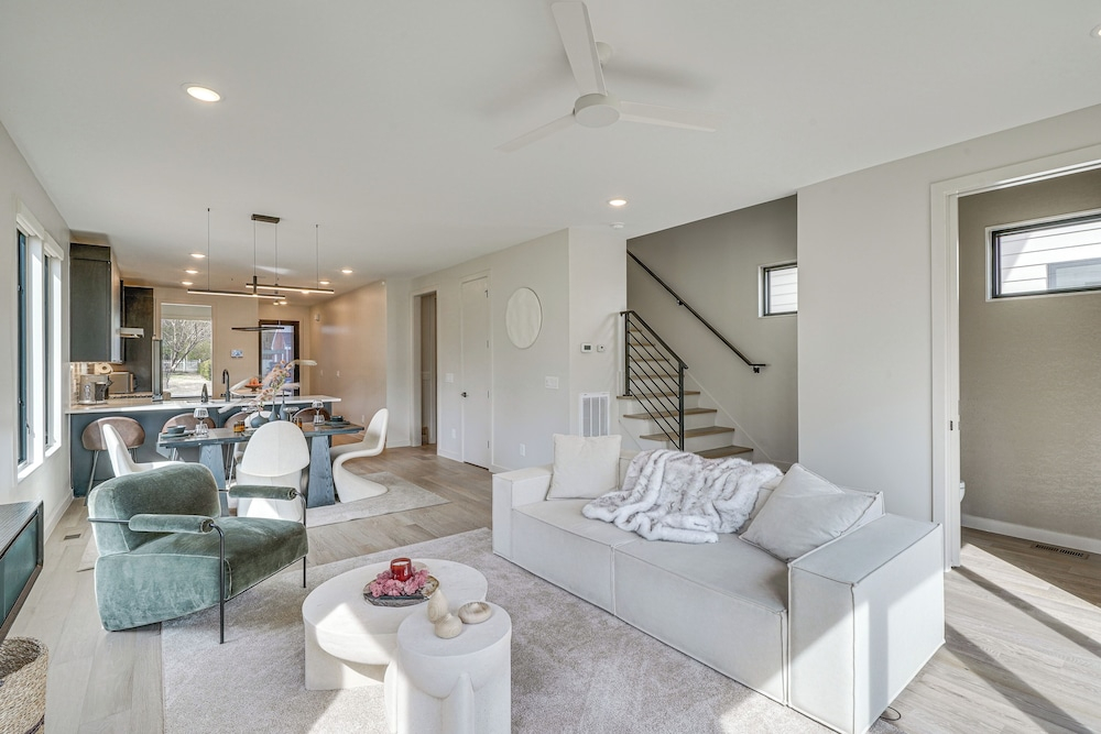 2 Mi to Wakemed: Modern Raleigh Duplex w/ Yard