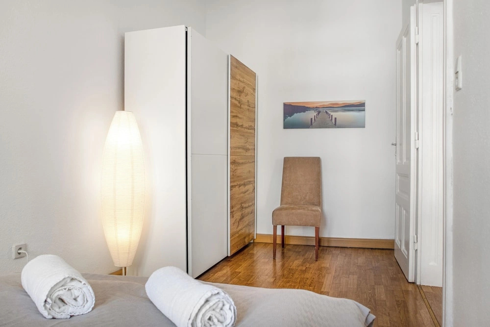 Comfy 2BR Apartment Long Stay Downtown