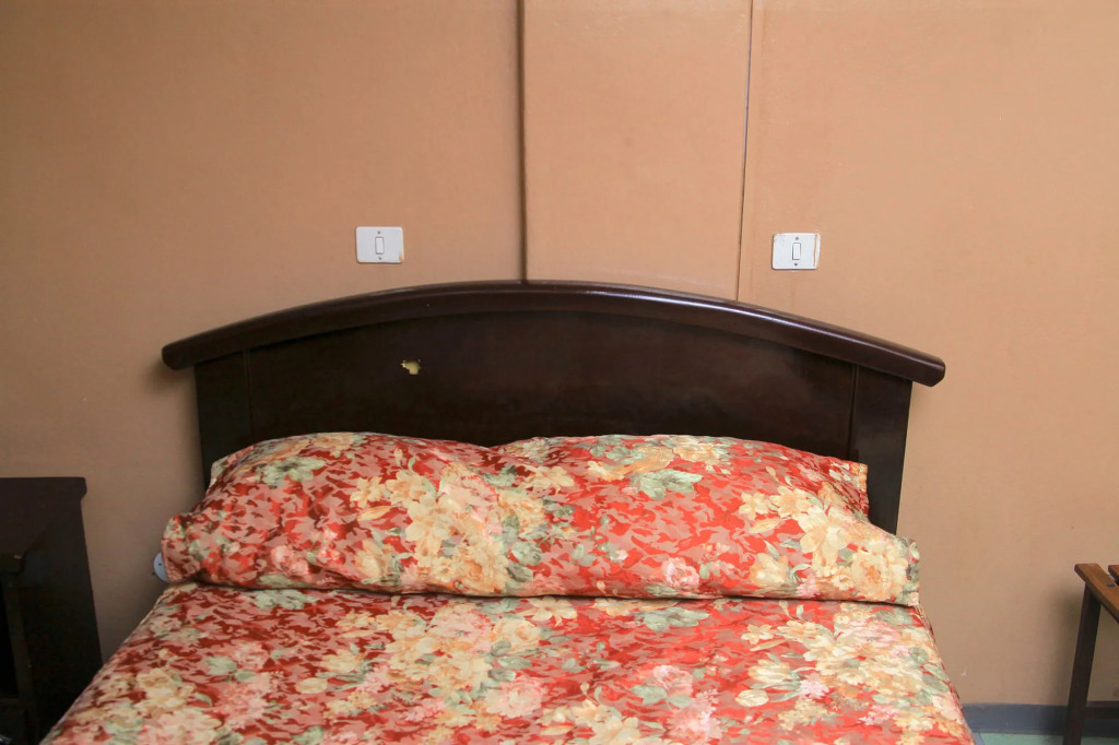 Yonas Hotel