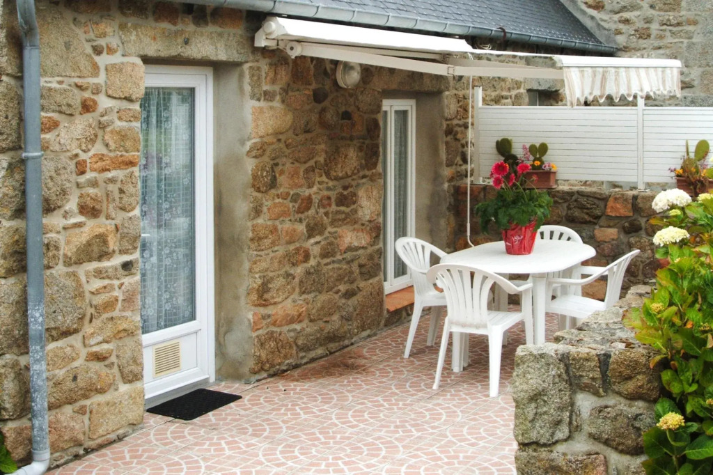 Terraced House in Lanmodez Near Sandy Beaches