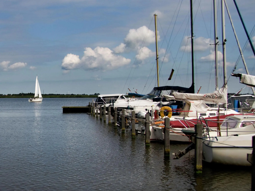 Apartment in Waterpark with Private Jetty