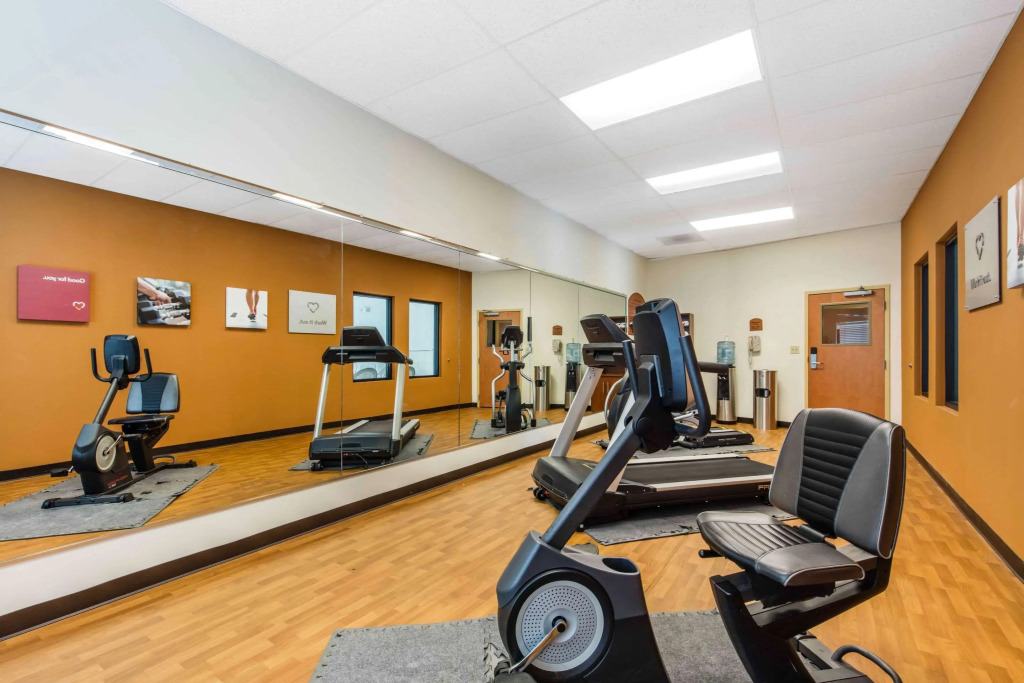 Comfort Suites Murfreesboro Shopping District