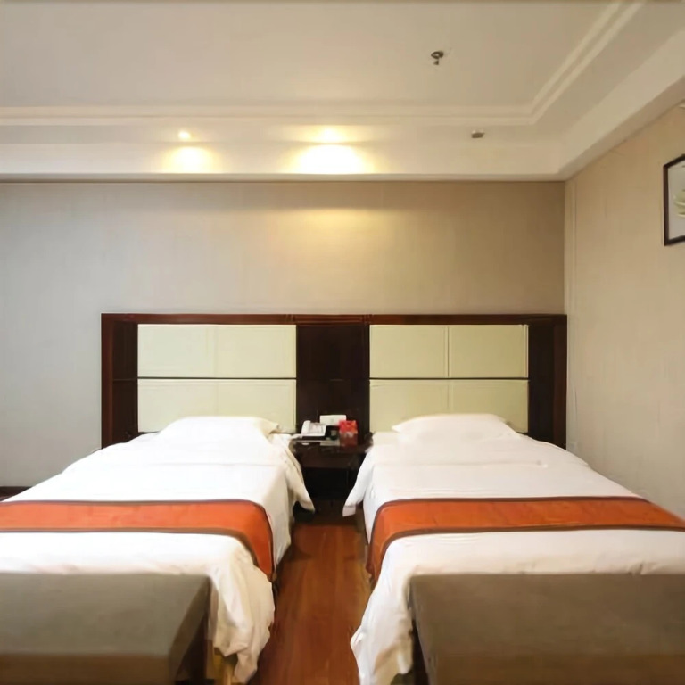 Yangjiang Tianbao Business Hotel