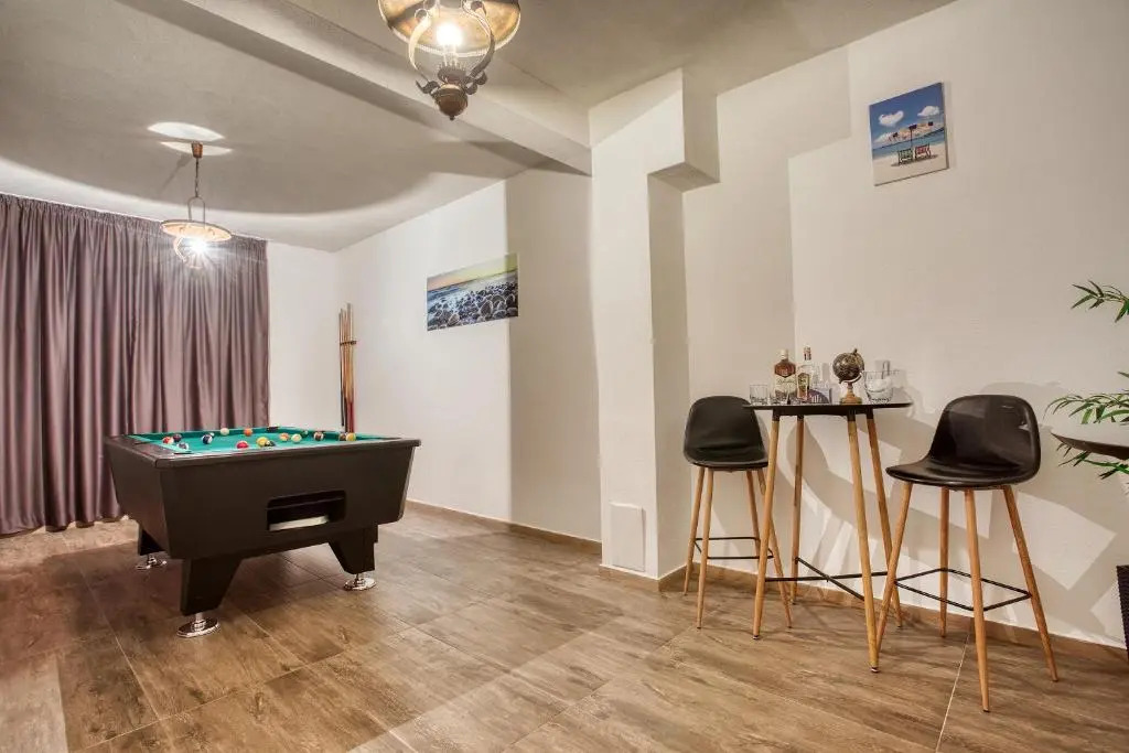 LUXURY VILLA PARADISE 120m from sandy beach, heated pool, billiard, max 12 pax