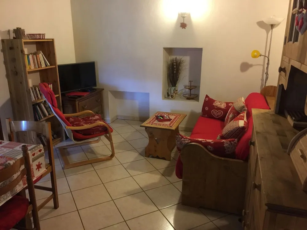 appartement gentiane 4personnes dans gite "la maison daugustin" classé 3 étoiles,la tour,73530 st jean darves