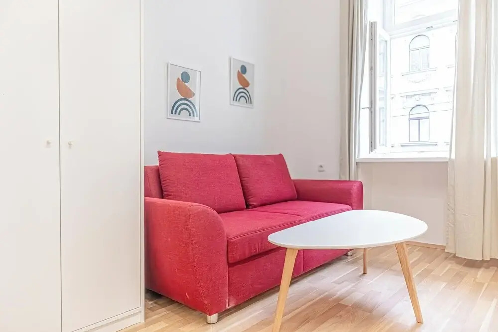 1BR Apt Near Westbahnhof Station