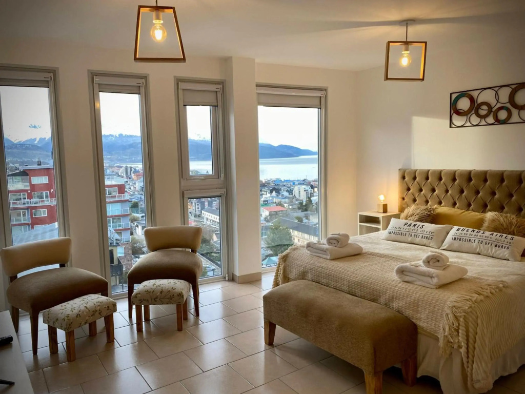 Infinity View Pent House I