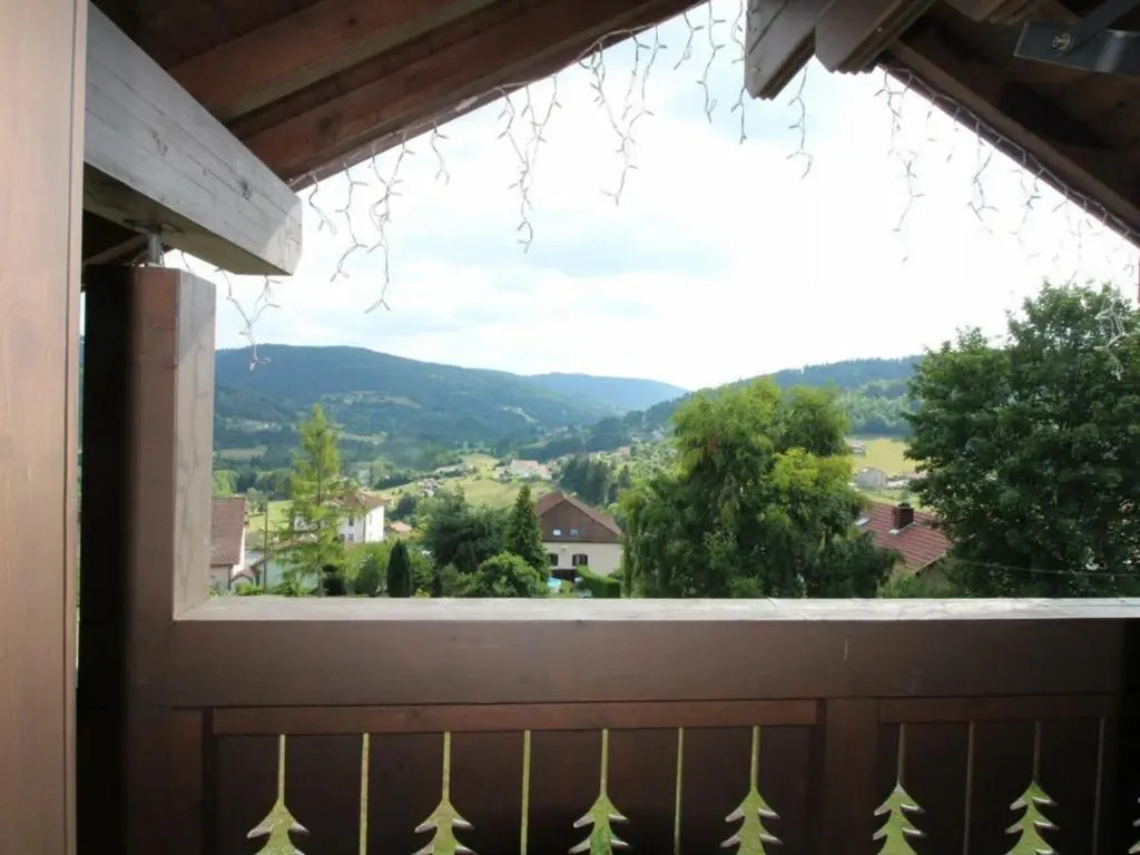 Chalet tout confort avec terrasse et poêle, animaux acceptés - FR-1-589-233