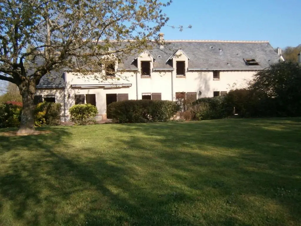 Gîte spacieux avec billard, cheminée & terrasse, près de la forêt de Bercé, Wi-Fi & activités nature - FR-1-410-337