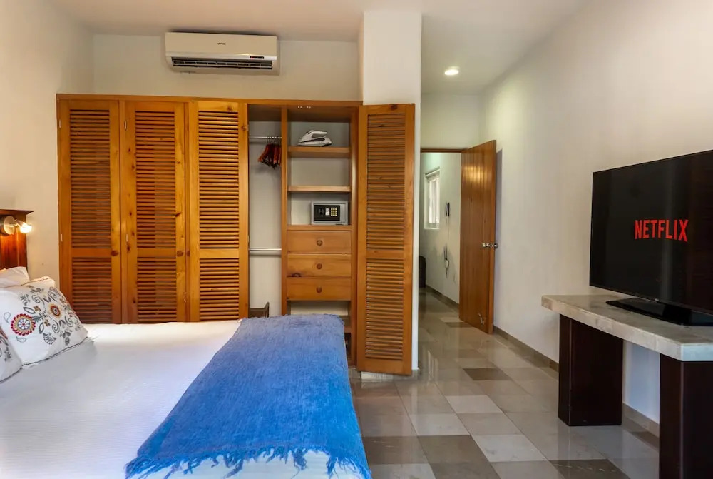 Costa Brava Apartments I Ocean Front