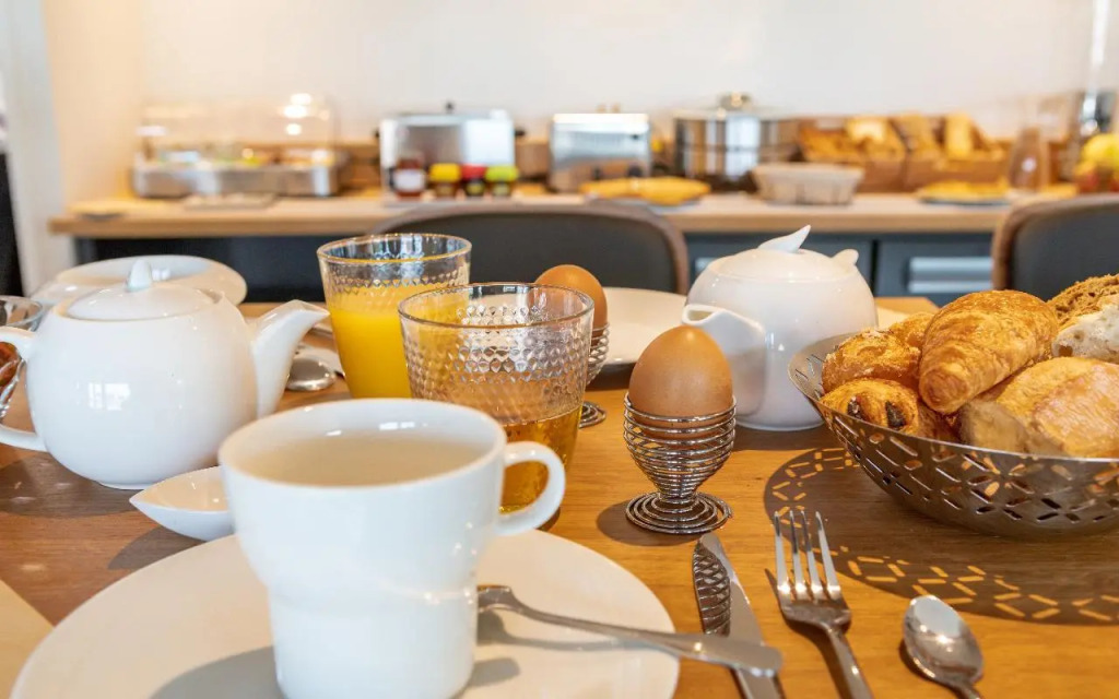 Brit Hotel Ploermel - Hotel de lHippodrome