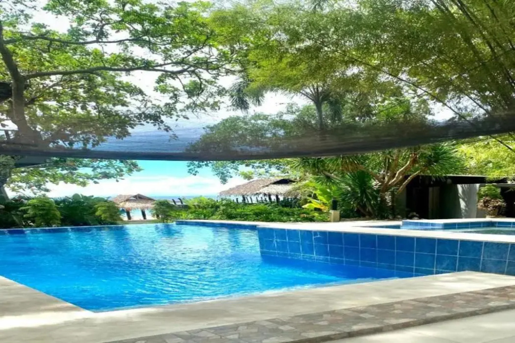 The Henry Resort Taramindu Laiya