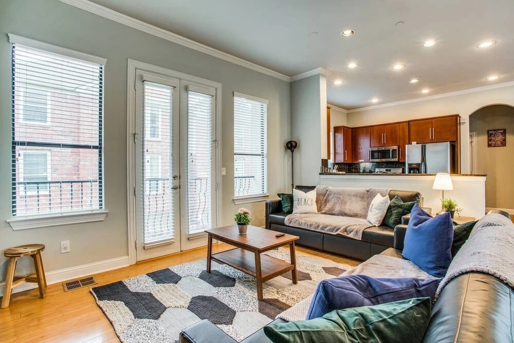 Gorgeous Oak Lawn Townhouse KING BEDS