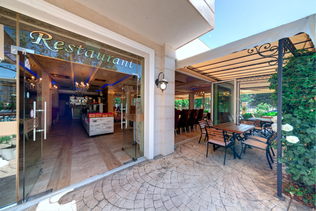 Avenue Deluxe Hotel