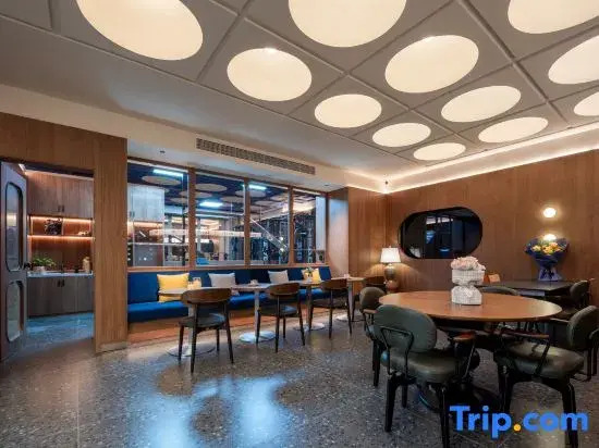 Huanxi Designer Hotel (Lanzhou Center High-Speed Rail West Station Branch)