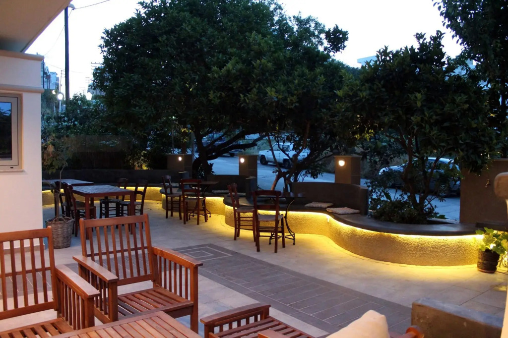 Philoxenia Hotel & Studios