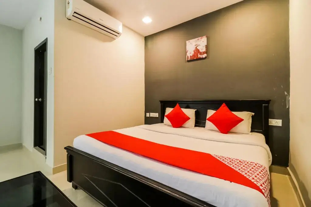 Akshaya Palace By OYO Rooms