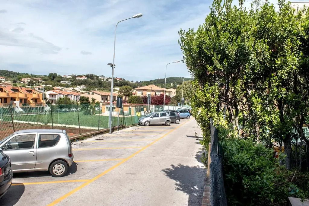 S145 - Sirolo, Nuovissimo Trilocale in Centro Con Giardino