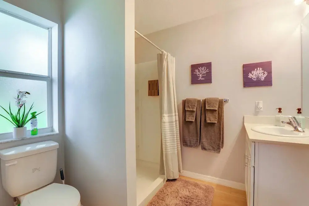 3 Mi to Riverwalk: Family Gem in Gated Community!