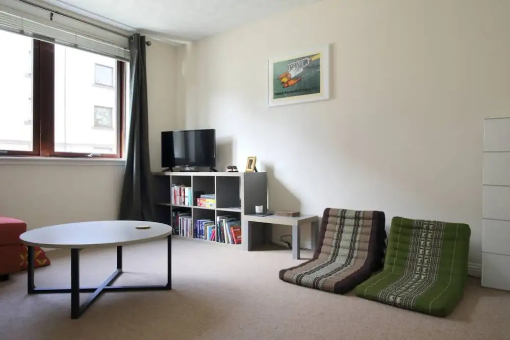 2 Bedroom Canalside Apartment
