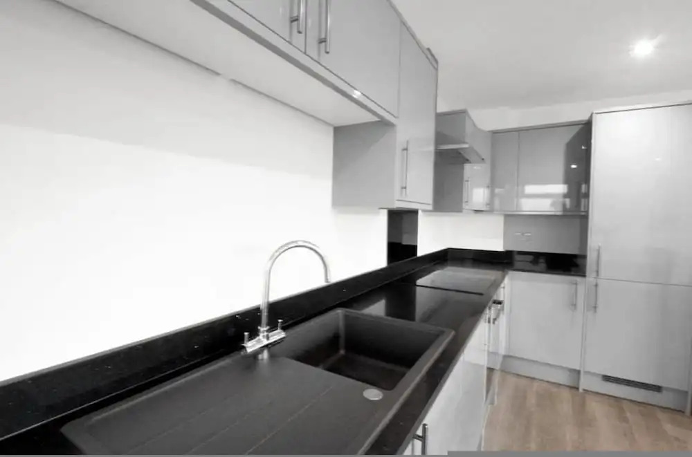 Modern Penthouse in Wembley