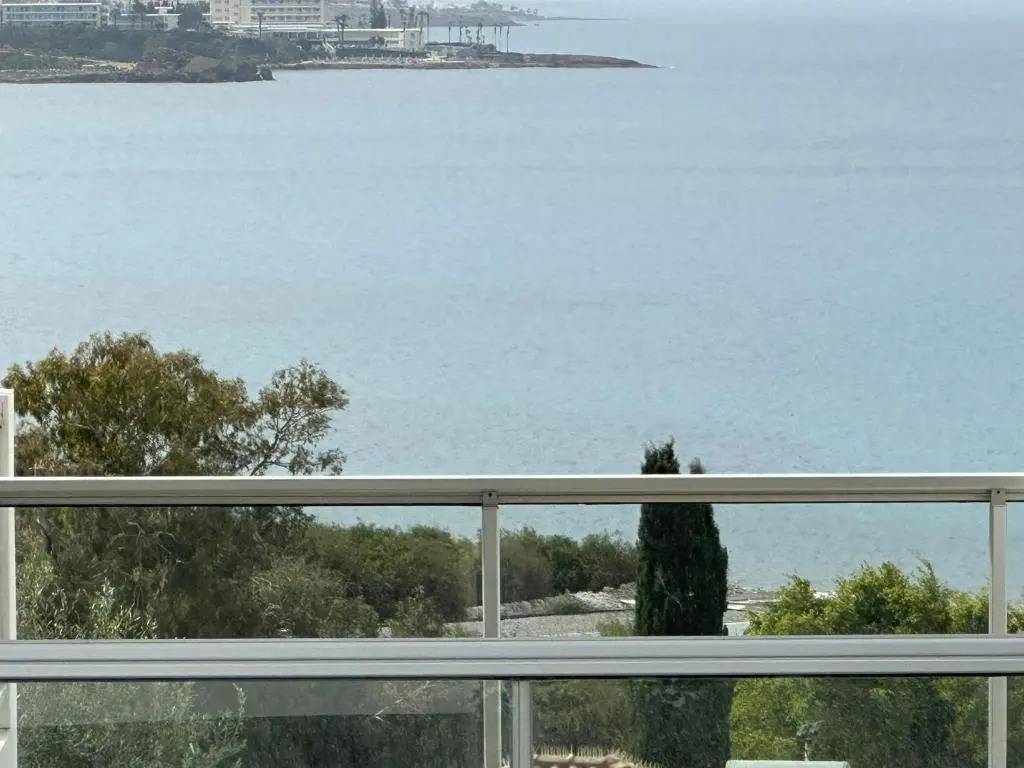Villa Sunny Breeze In A Prime Spot Near Everything