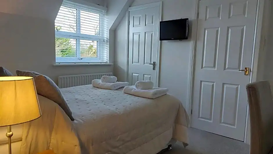Westwood Lodge B & B Boston