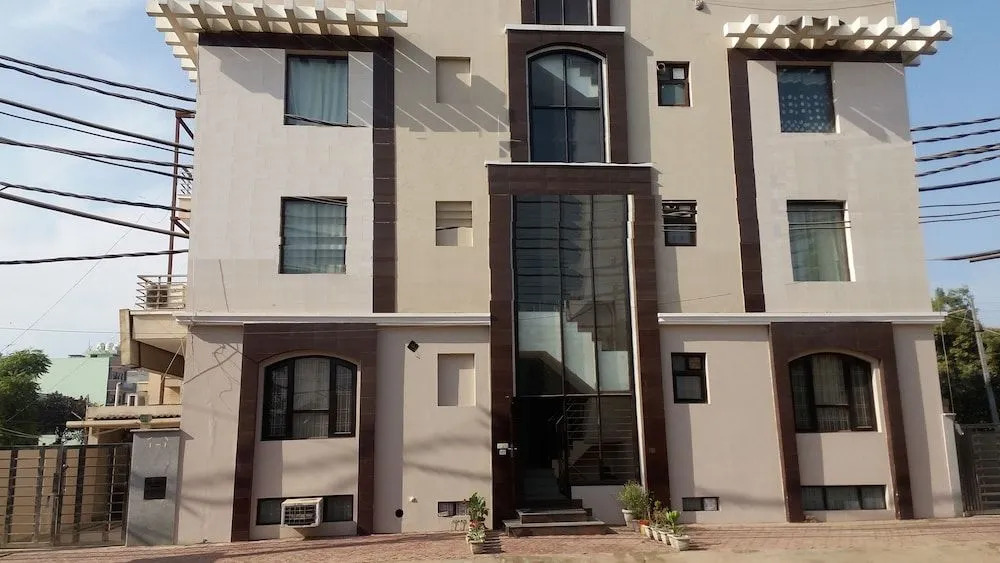 Maxfort Service Apartment