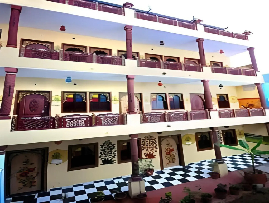 Sarvar Guest House
