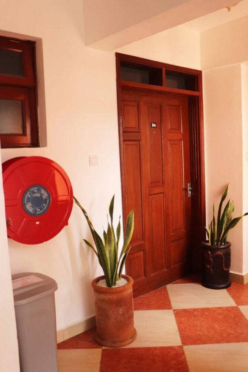2 Bedroom Apartment With Pool and Views