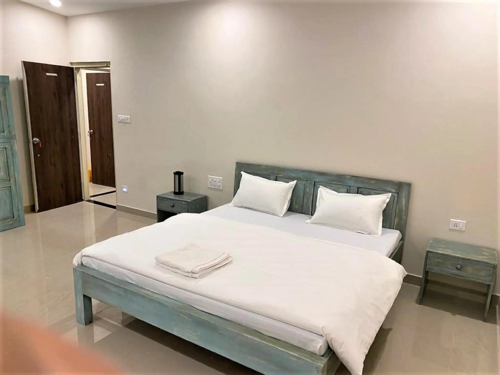 SHIKHAR BUNGLOW - A Stunning Valley View Bungalow in Mount Abu