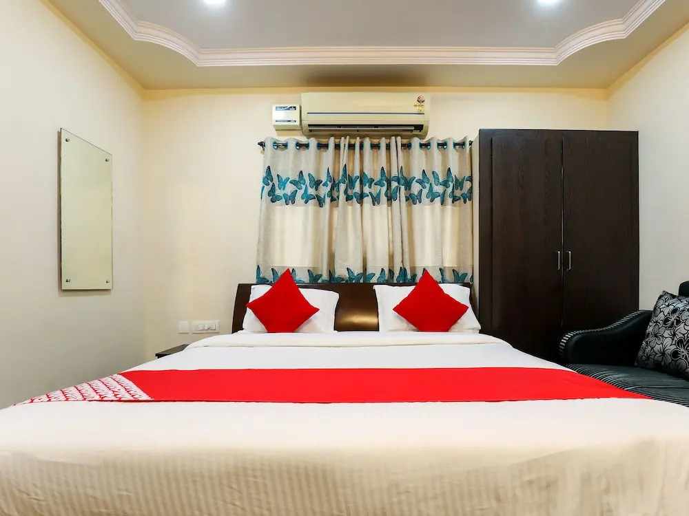 OYO 12856 Beach City