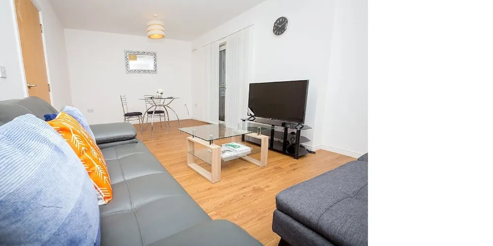 Walking Distance to Town With Free Parking