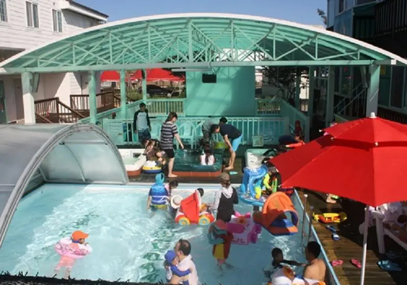 Gyeongju Sea Road Pension [outdoor spa & pool]