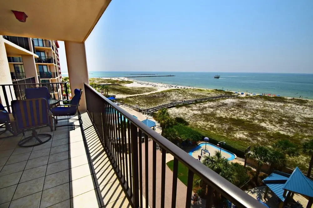 Phoenix East 510 2 Bedroom Condo by RedAwning
