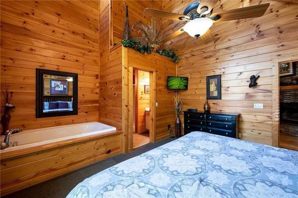Zen Bear Retreat - One Bedroom Cabin