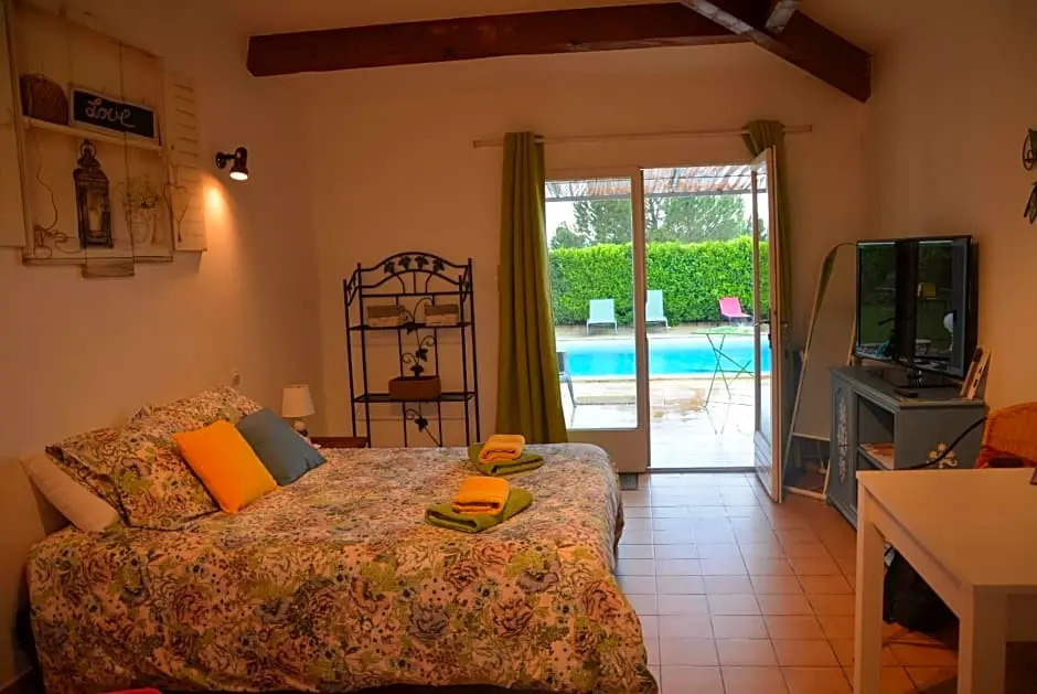 Le Mas de Cocagne - Gite et Chambre dhôte - Piscine et SPA