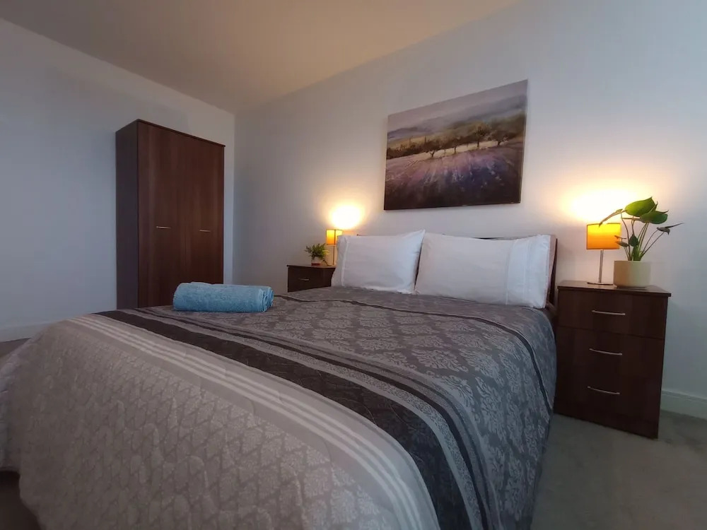Lovely-cozy Apartment in Brierley Hill