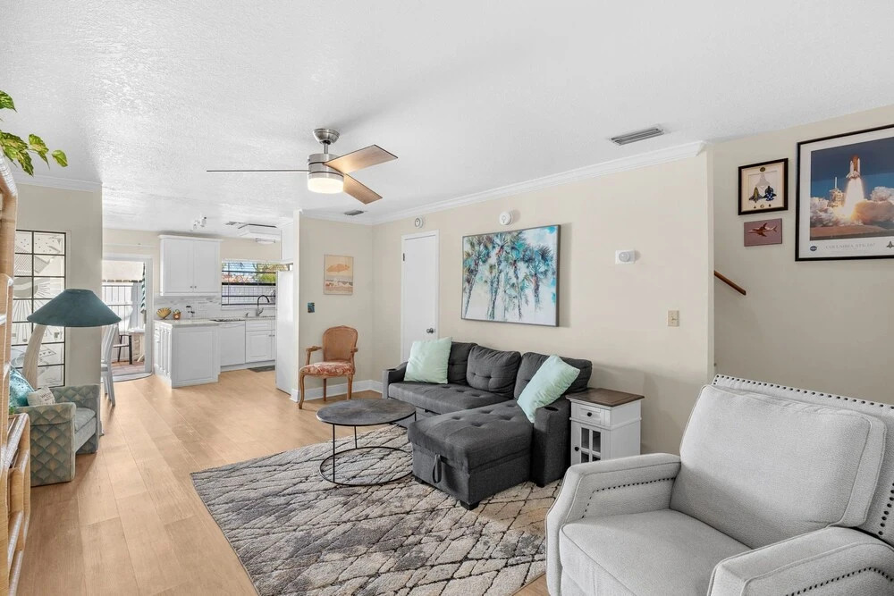 7904 Ridgewood Ave