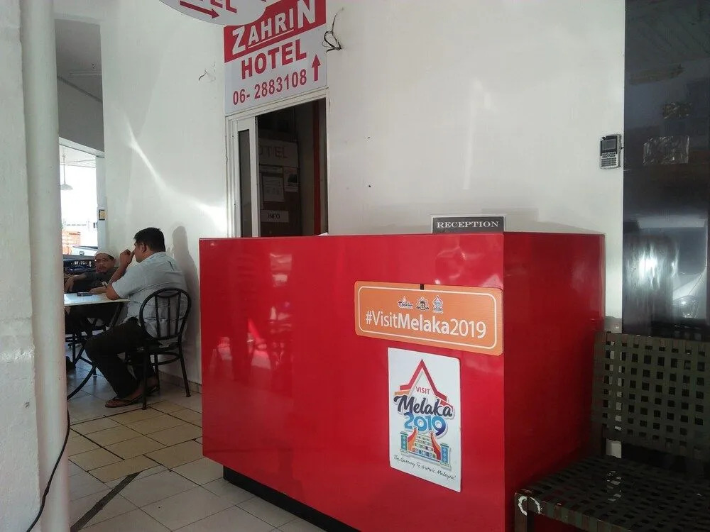 OYO 89689 Zahrin Hotel