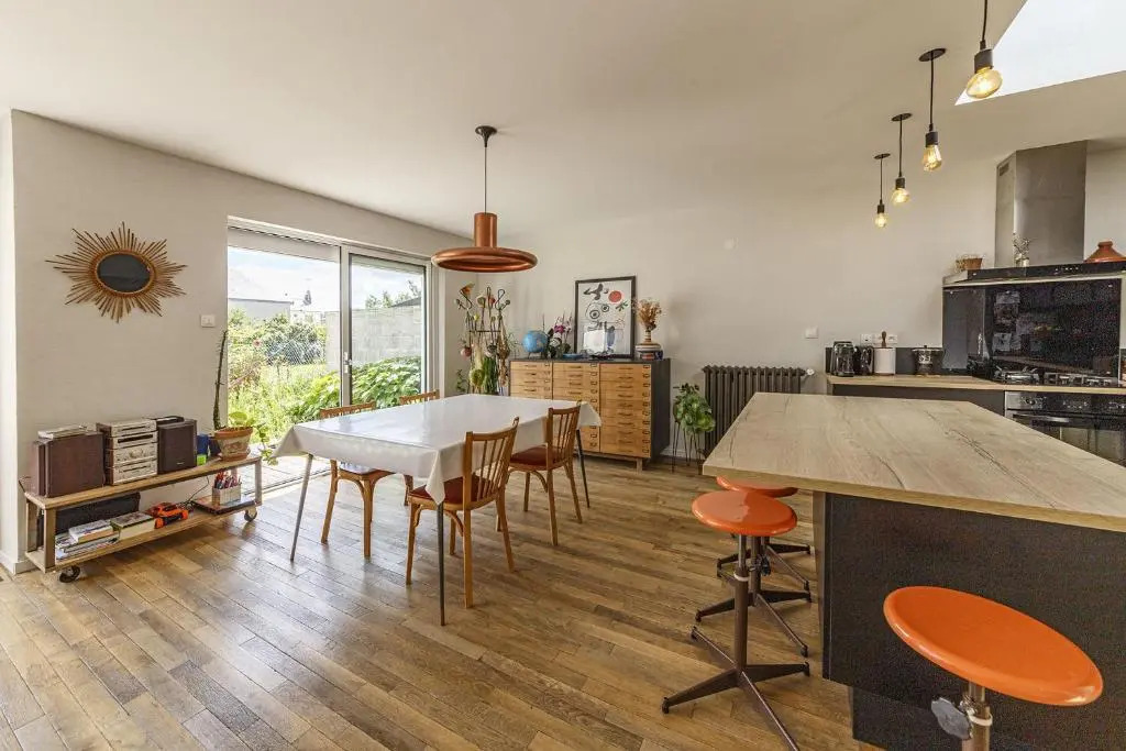 Maison avec beau jardin au c ur d'Angers