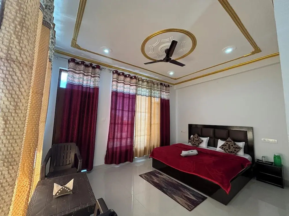 Prafull Hotel