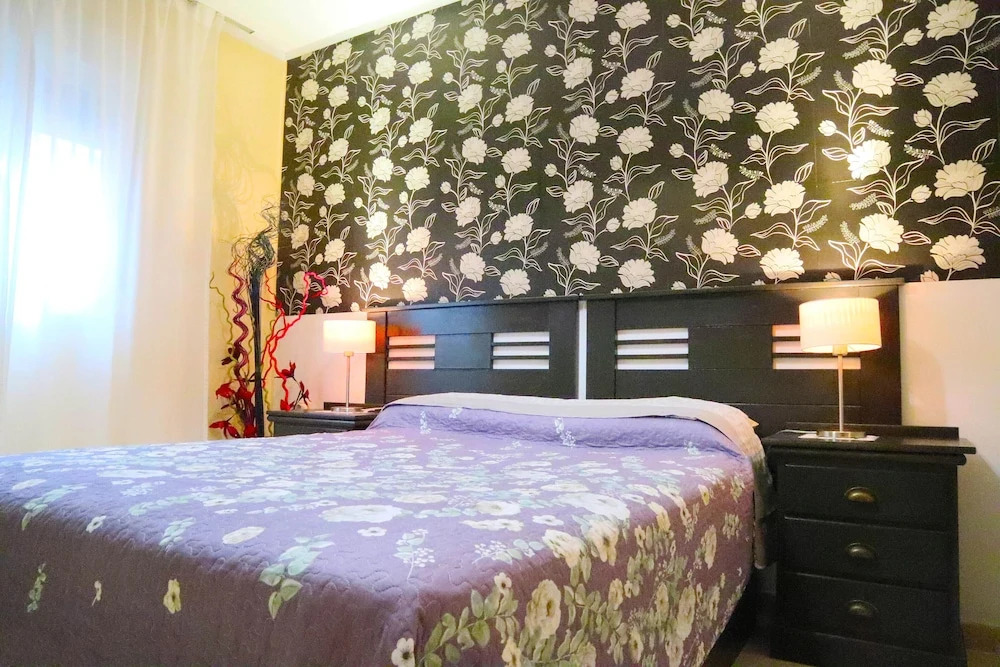 HAPPY ROOM