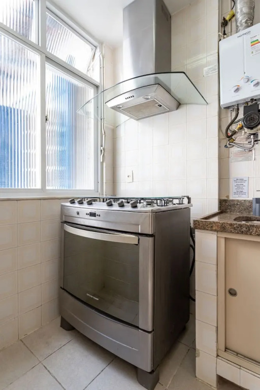 Close to the Underground and 10 Minutes From the Beach Mfb302