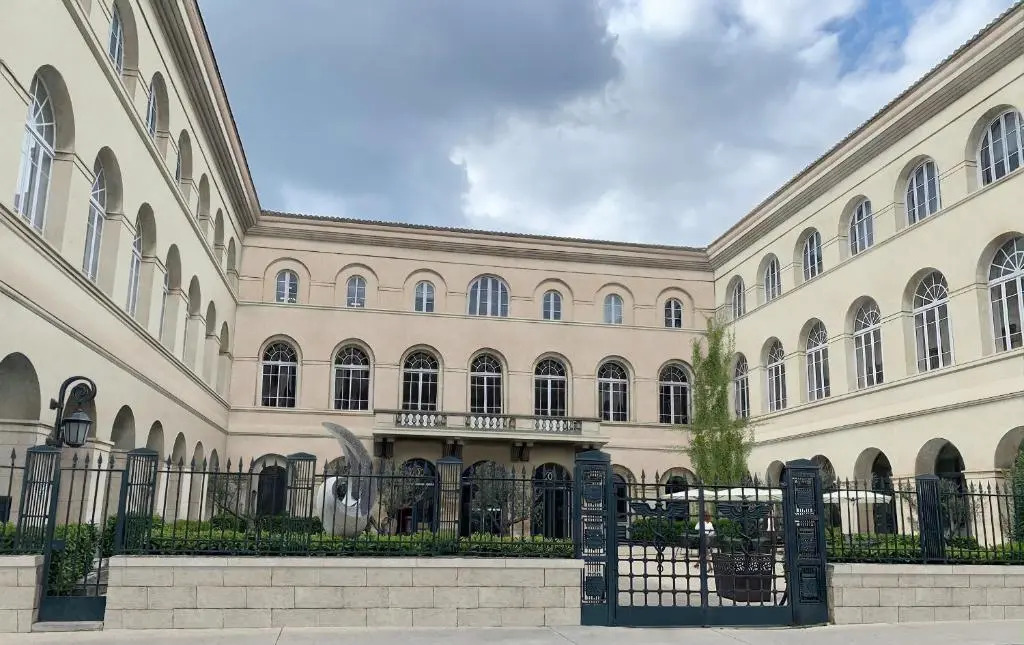 Le Grand Hôtel Dieu by SOWELL COLLECTION