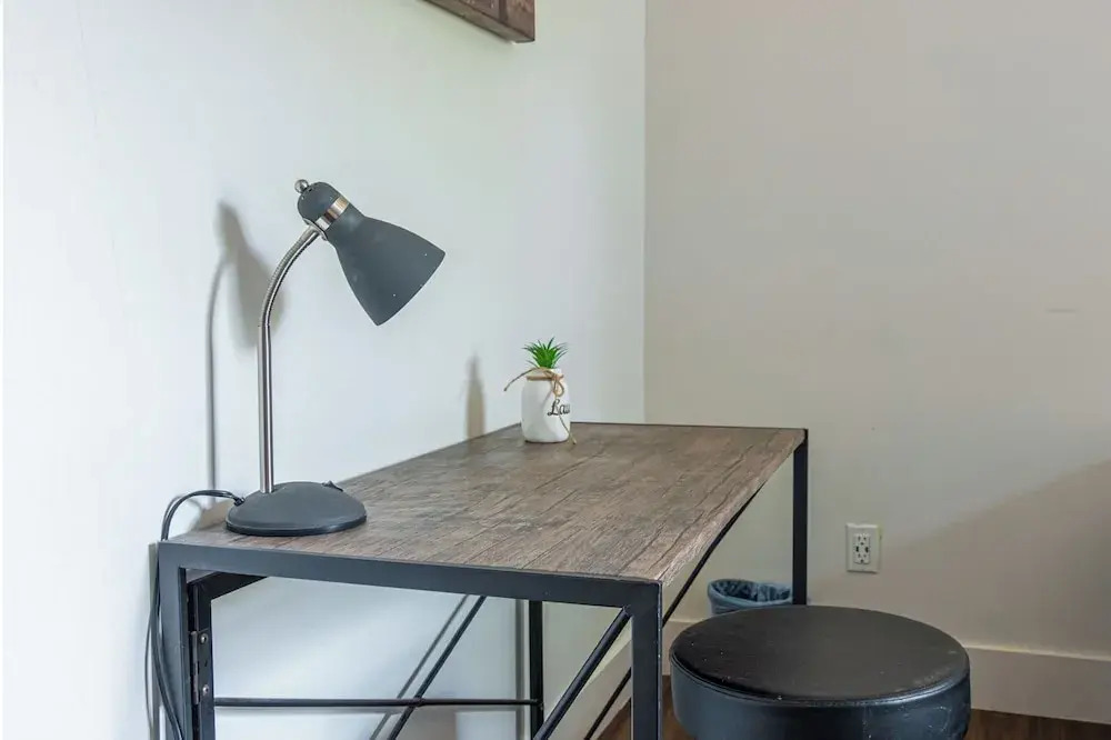 Cozy and Gorgeous 2br/1ba Near Amazing Downtown